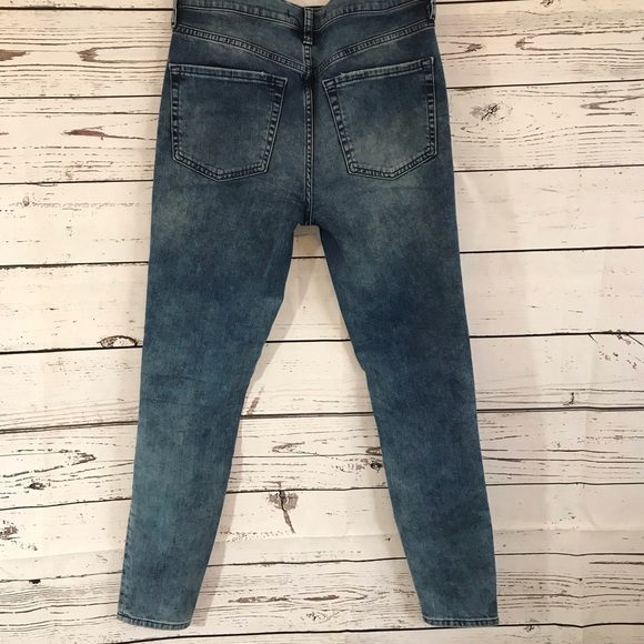 Free People NWT Distressed Knee Jeans - Picture 3 of 3